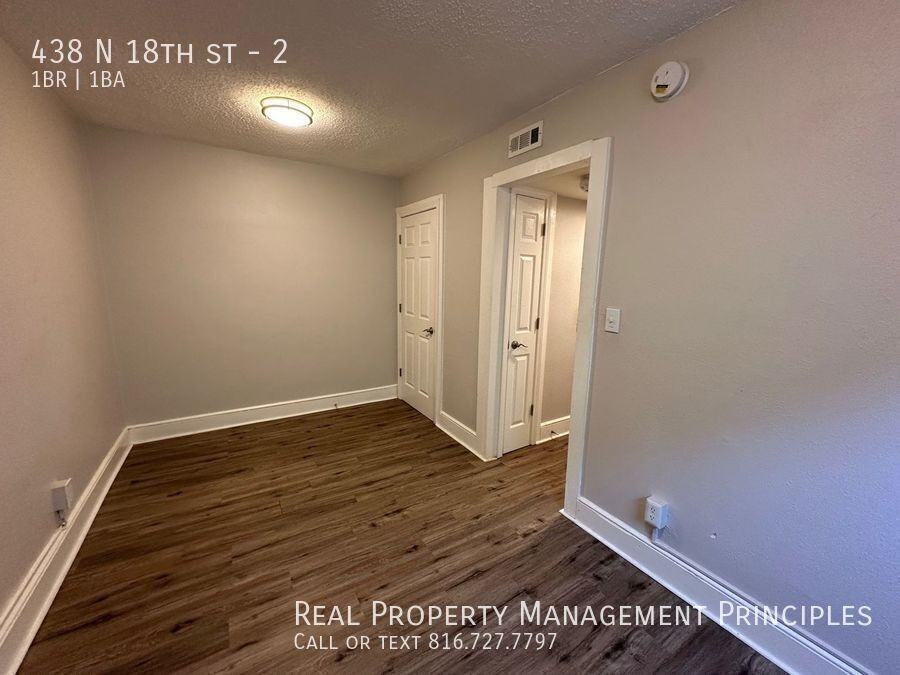 438 N 18th St #2 - Photo 4 of 8