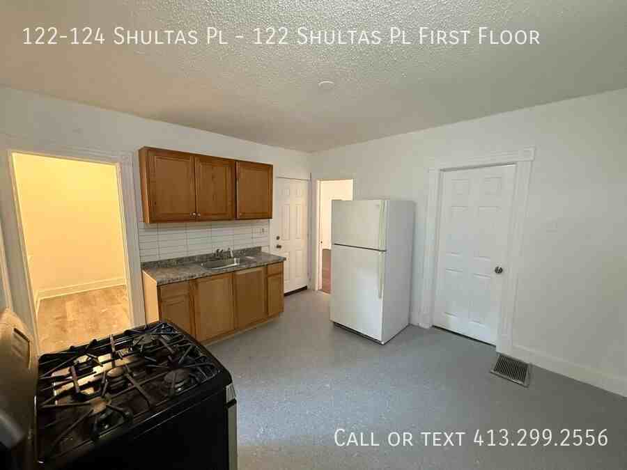 122124 Shultas Pl - Photo 6 of 15