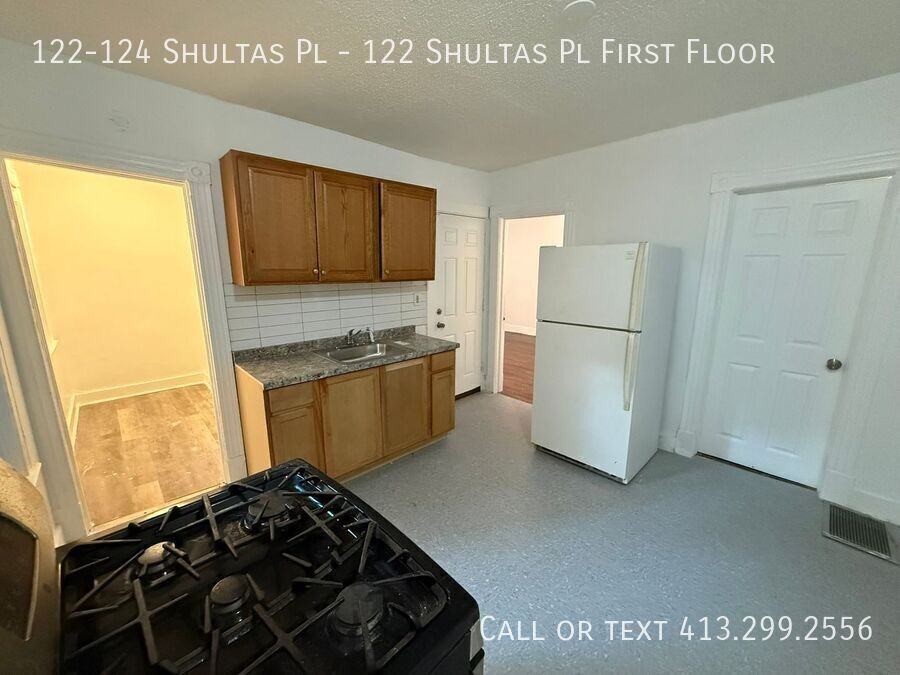 122124 Shultas Pl - Photo 7 of 15