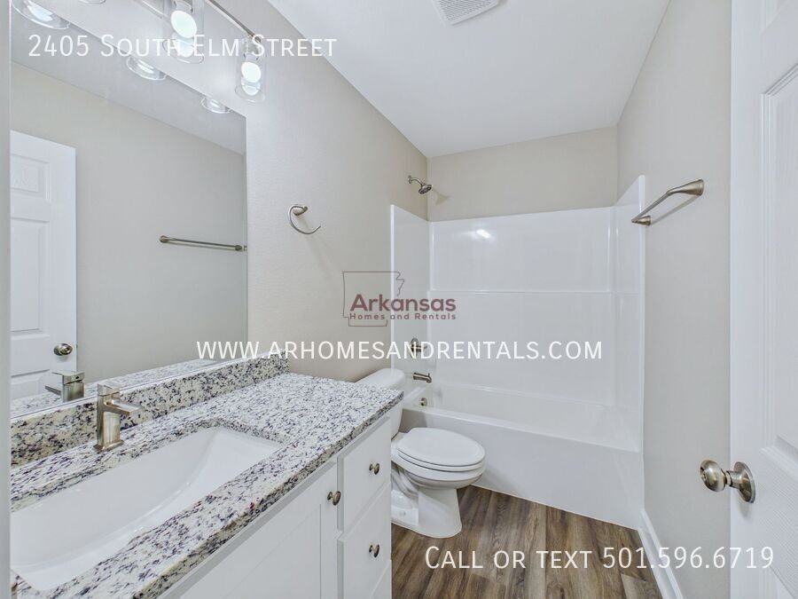 2405 S Elm St - Photo 5 of 12