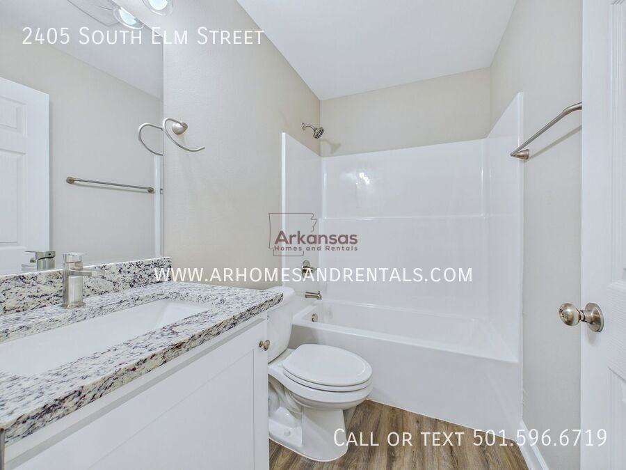 2405 S Elm St - Photo 7 of 12