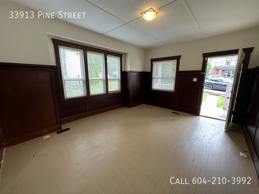 33913 Pine St - Photo 5 of 19