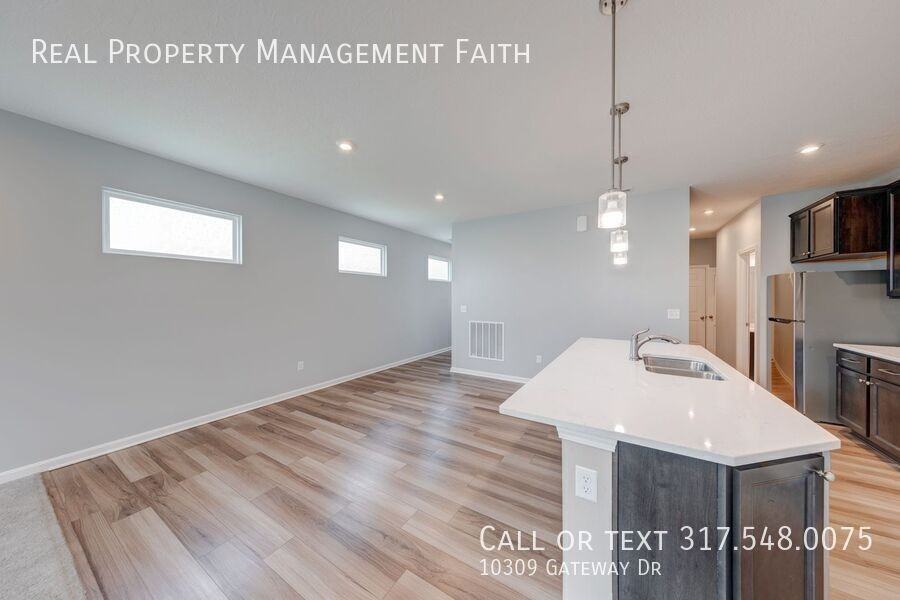 10309 Gateway Dr - Photo 4 of 25