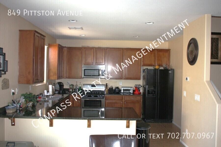849 Pittston Ave - Photo 5 of 11