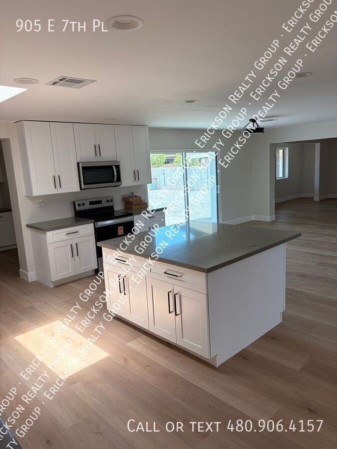 905 E 7th Pl - Photo 4 of 18