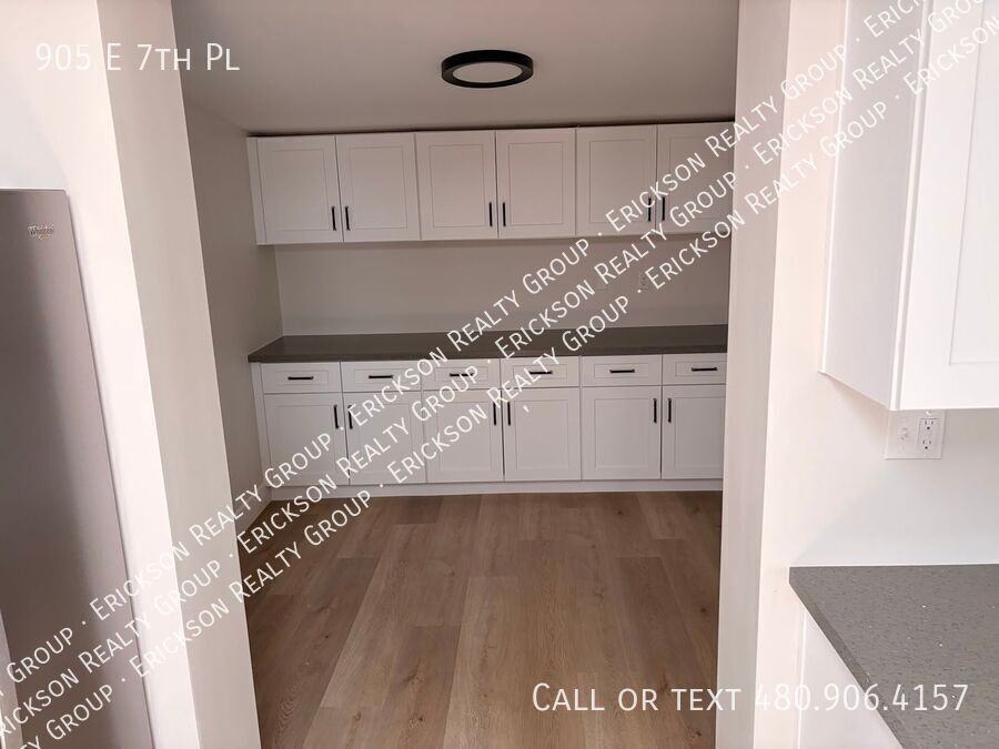 905 E 7th Pl - Photo 5 of 18