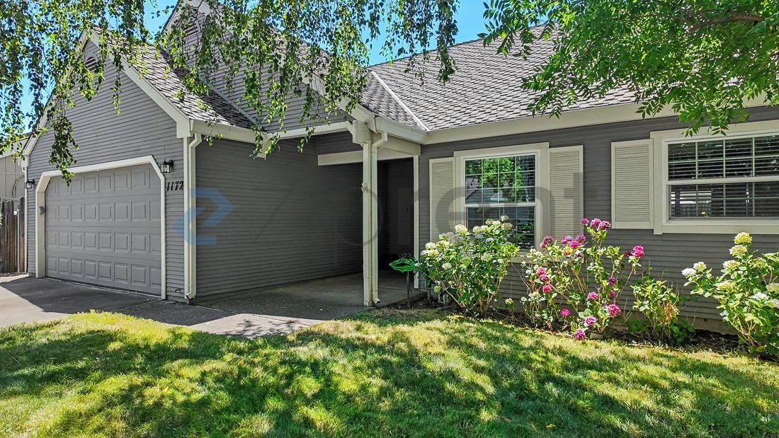1172 Spruce Tree Cir - Photo 5 of 40