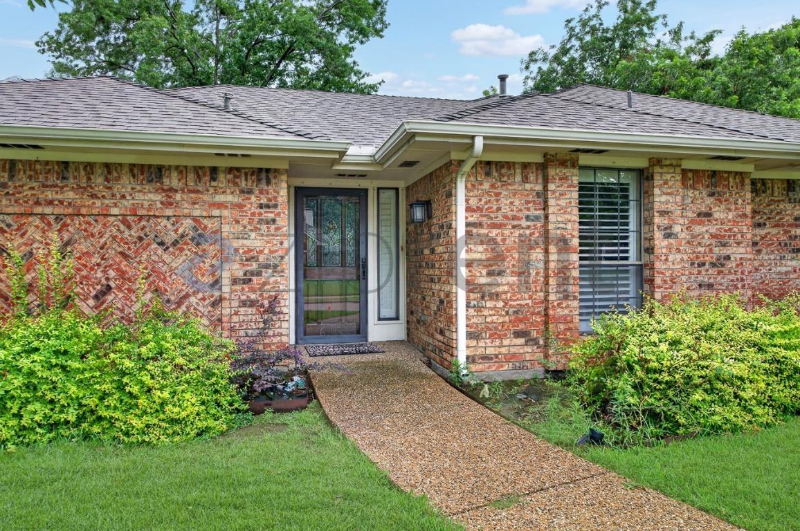 619 Quail Ln - Photo 4 of 30