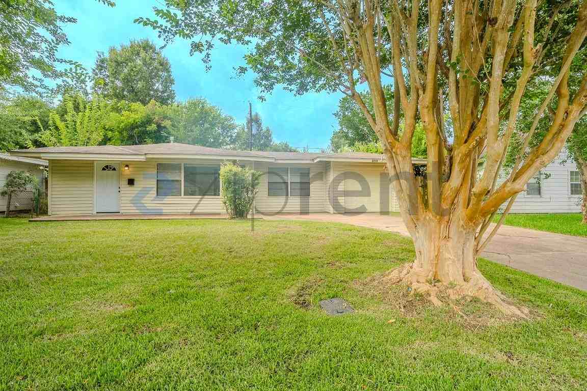 5818 Glenhurst Dr - Photo 4 of 28