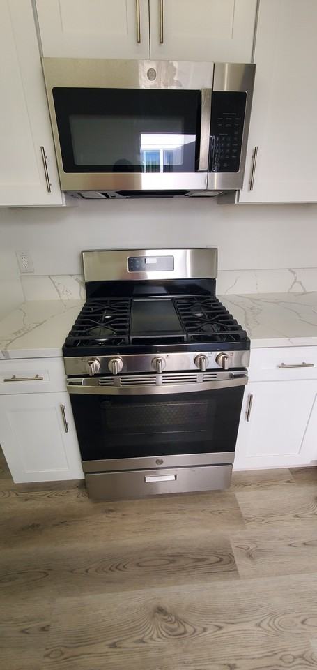 1434 E 8th St #1434 - Photo 4 of 14