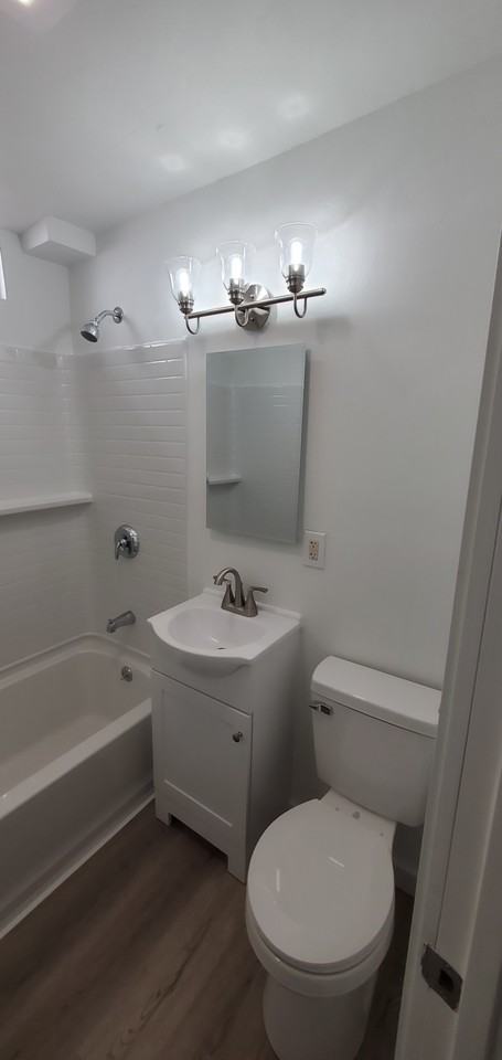 1434 E 8th St #1434 - Photo 6 of 14