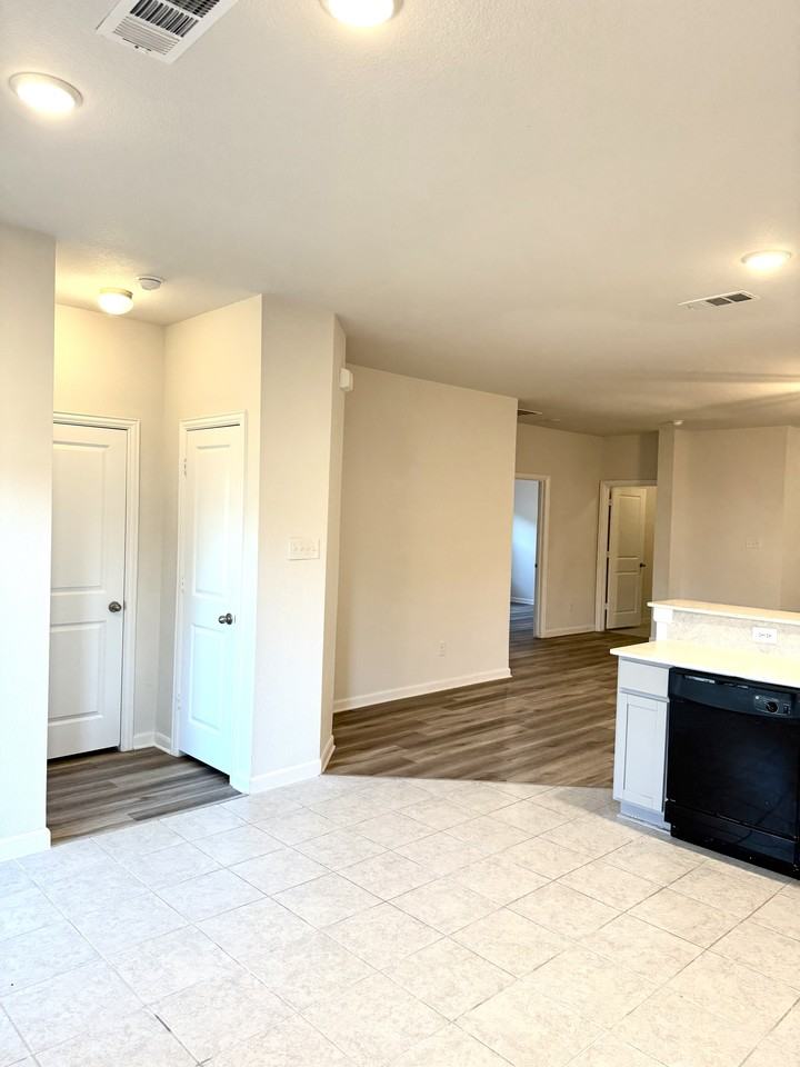 2075 Hartley Dr #NA - Photo 4 of 28