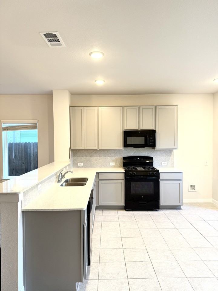 2075 Hartley Dr #NA - Photo 5 of 28