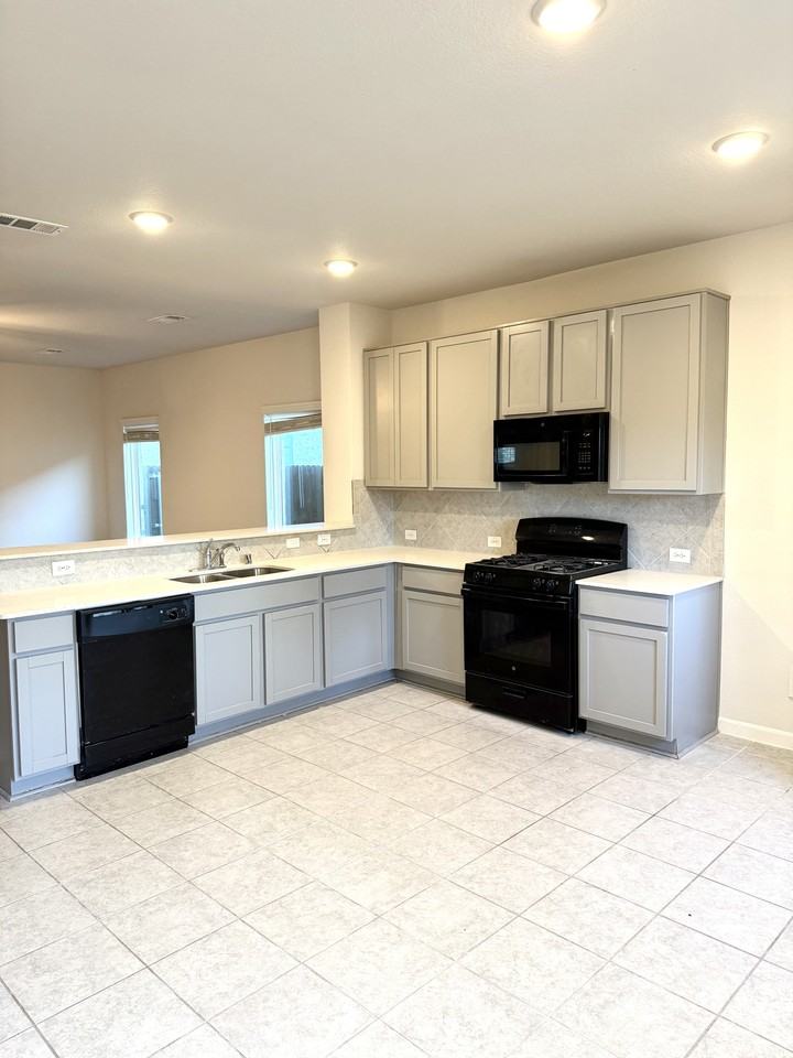 2075 Hartley Dr #NA - Photo 6 of 28