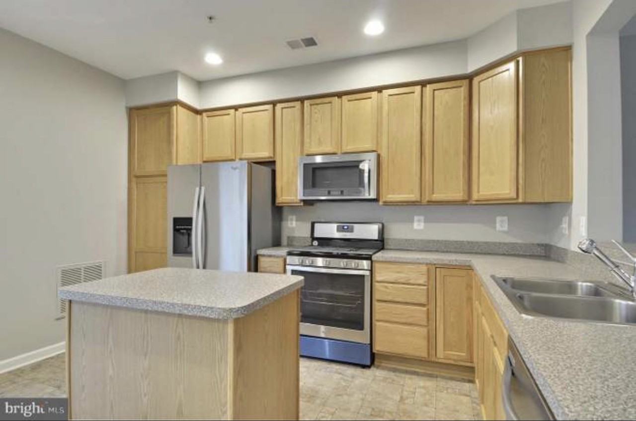 5300 Talladega Ct #H - Photo 3 of 19