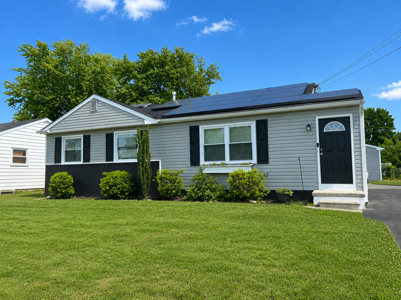 305 Linden Ln #NA - Photo 2 of 17