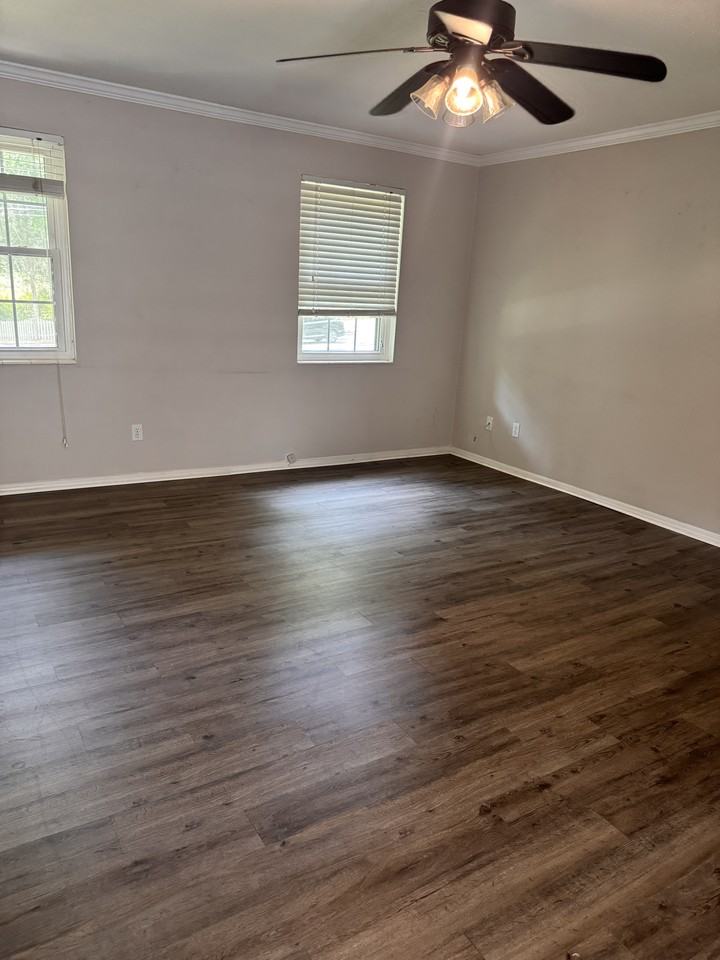 N Meridian Rd #6 - Photo 5 of 12