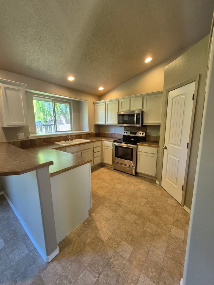 10872 Cocoon St #NA - Photo 6 of 28