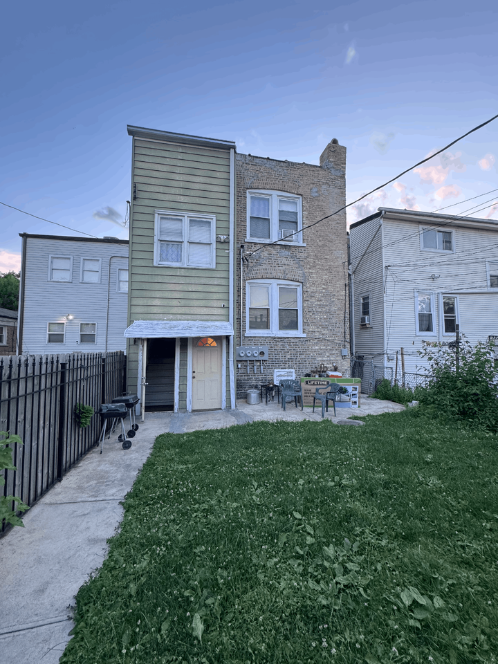 1443 N Hamlin Ave #B - Photo 3 of 16
