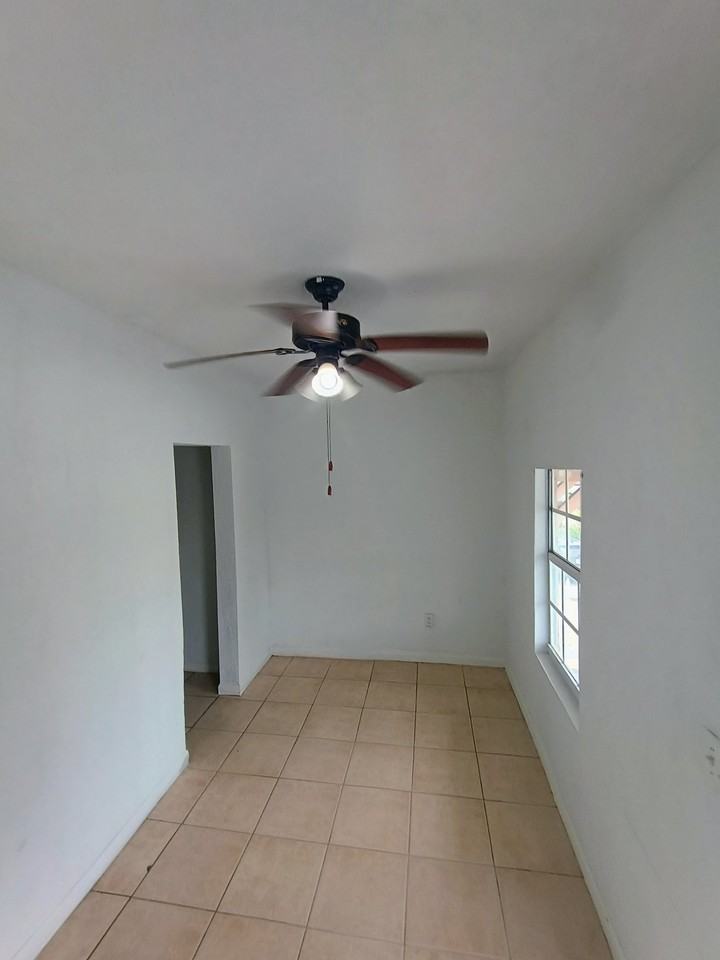 2846 Nwcourt #4 - Photo 2 of 15