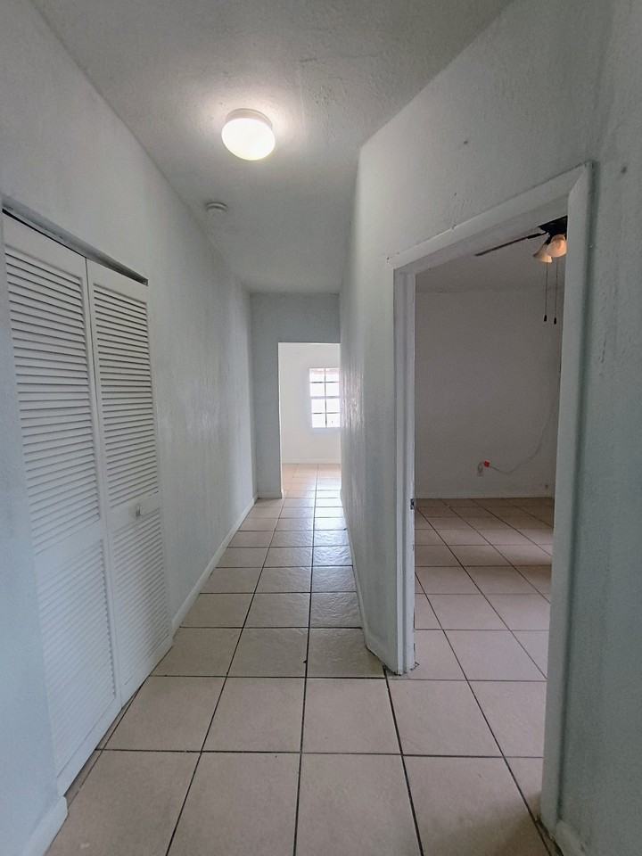 2846 Nwcourt #4 - Photo 6 of 15