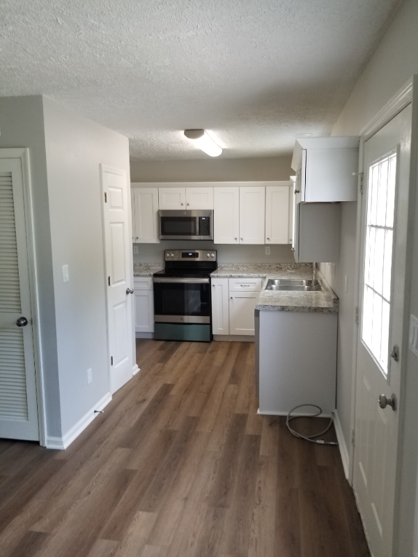 1445 Toshiba Dr - Photo 2 of 21