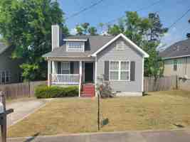 featured image of 835 Elizabeth St