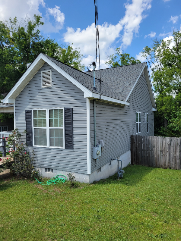 835 Elizabeth St - Photo 4 of 15