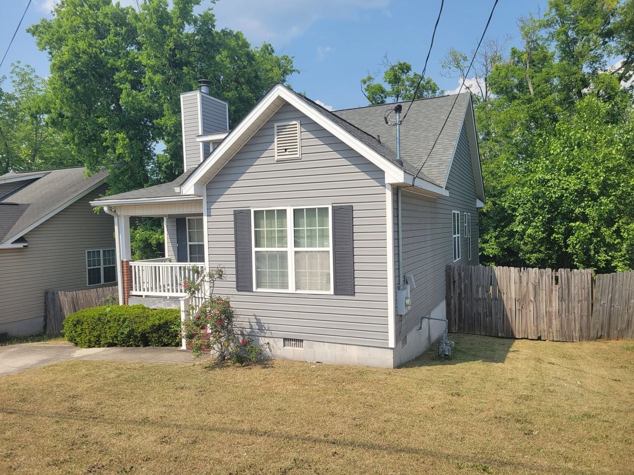 835 Elizabeth St - Photo 5 of 15