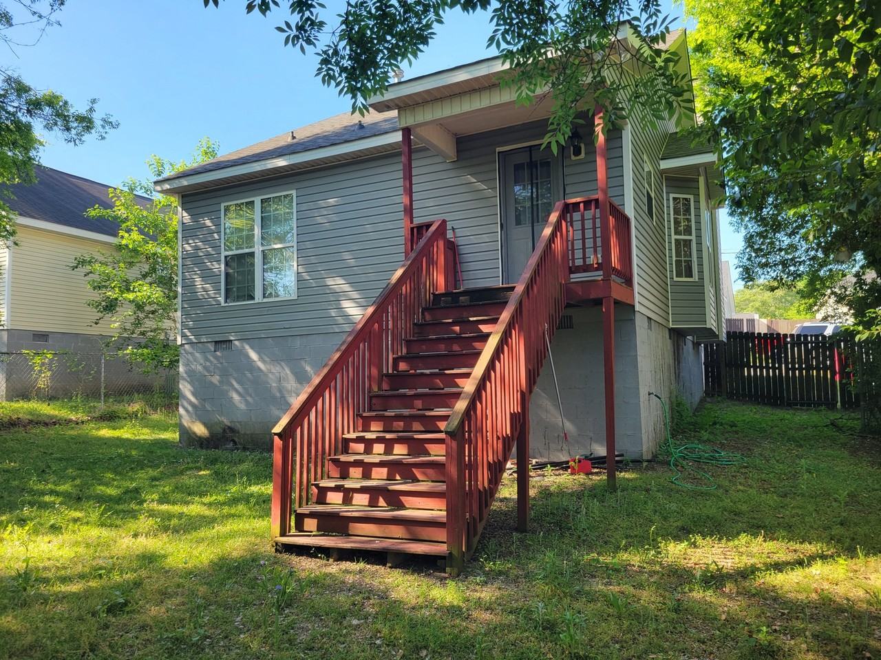835 Elizabeth St - Photo 7 of 15