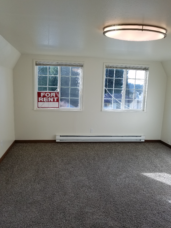 902B 15th Ave - Photo 4 of 8