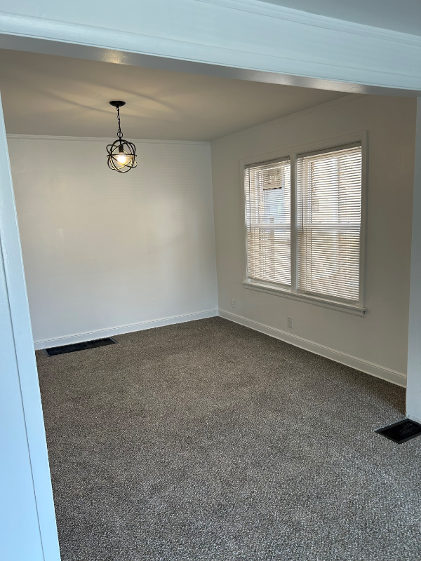 10608 S Rhodes Ave - Photo 4 of 19