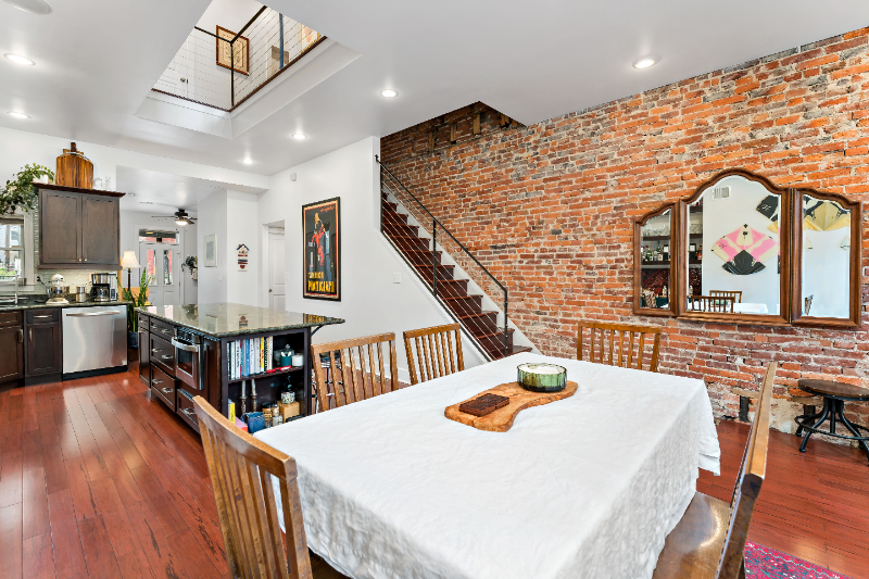 254 38th St - Photo 3 of 20