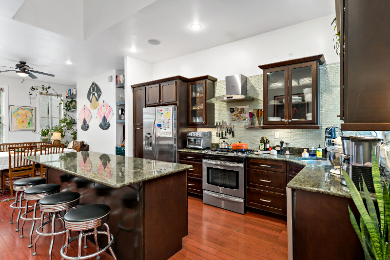 254 38th St - Photo 7 of 20