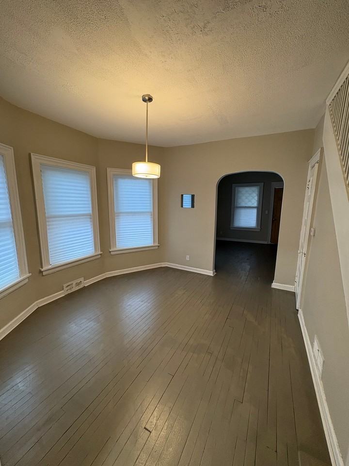 25 Karnes St - Photo 3 of 12