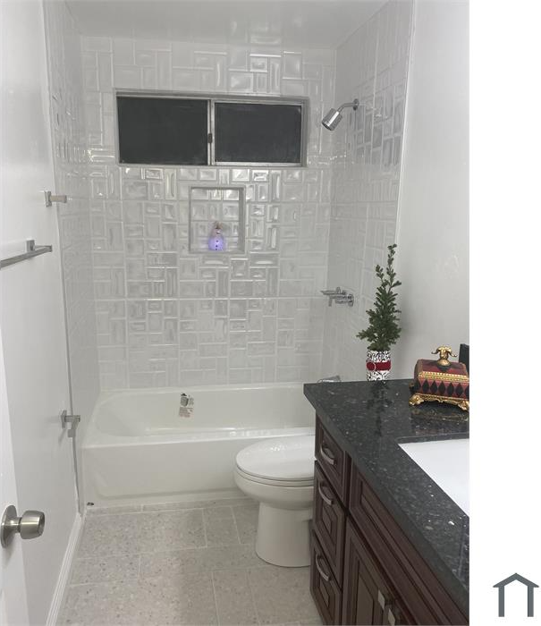 841 40th St #841 - Photo 7 of 10