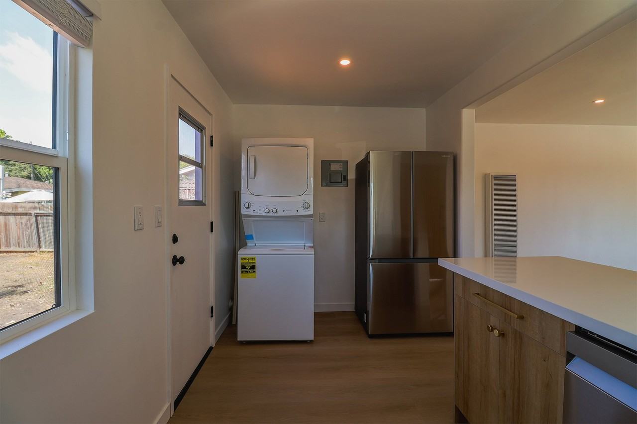 290 Walnut St #A101 - Photo 4 of 8