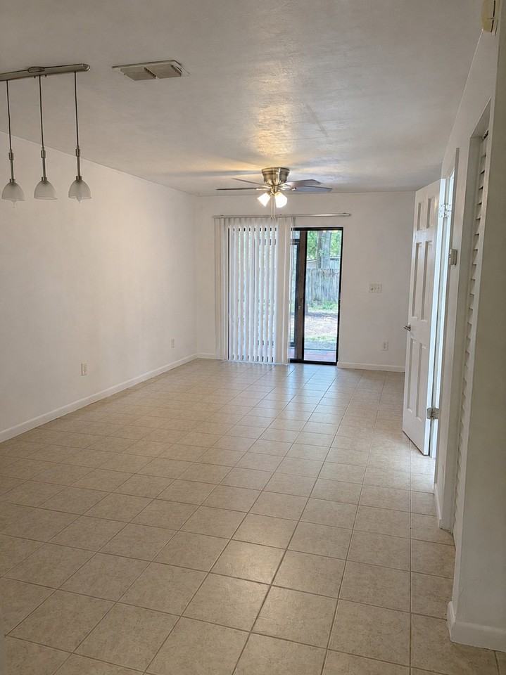 6736 Sw 45th Ave - Photo 2 of 9