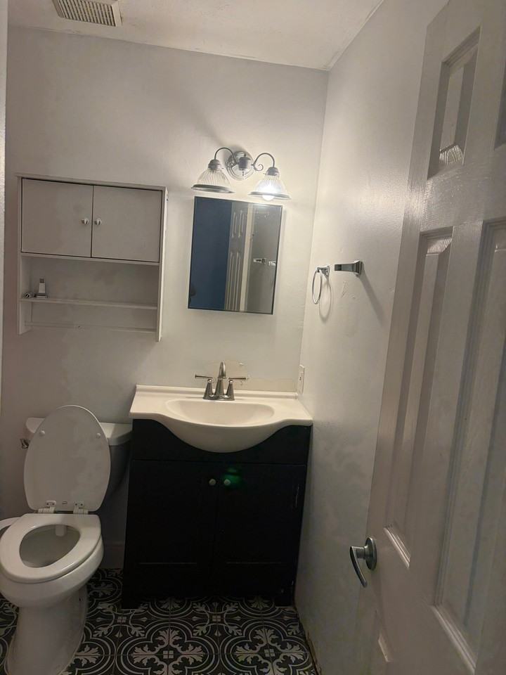 6736 Sw 45th Ave - Photo 4 of 9
