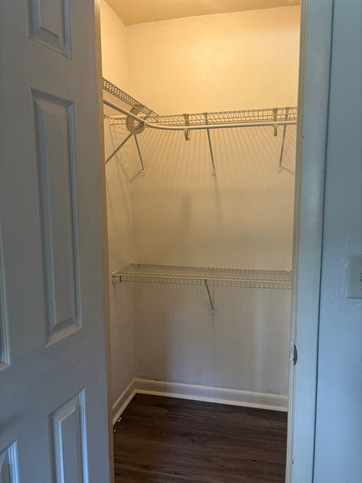 6736 Sw 45th Ave - Photo 5 of 9