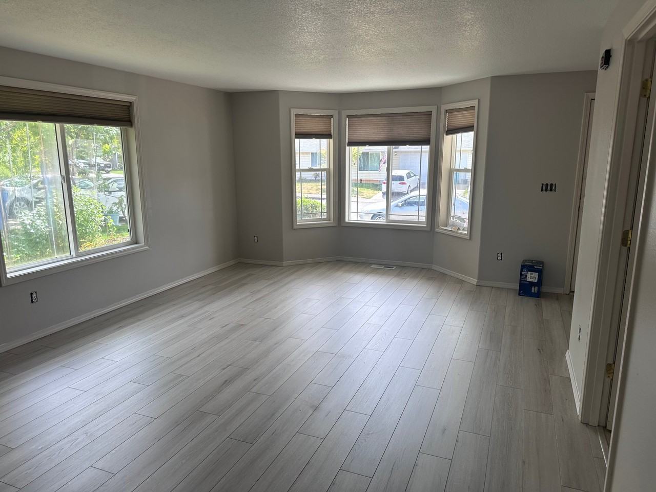 1409 Se 4th Ave - Photo 3 of 17
