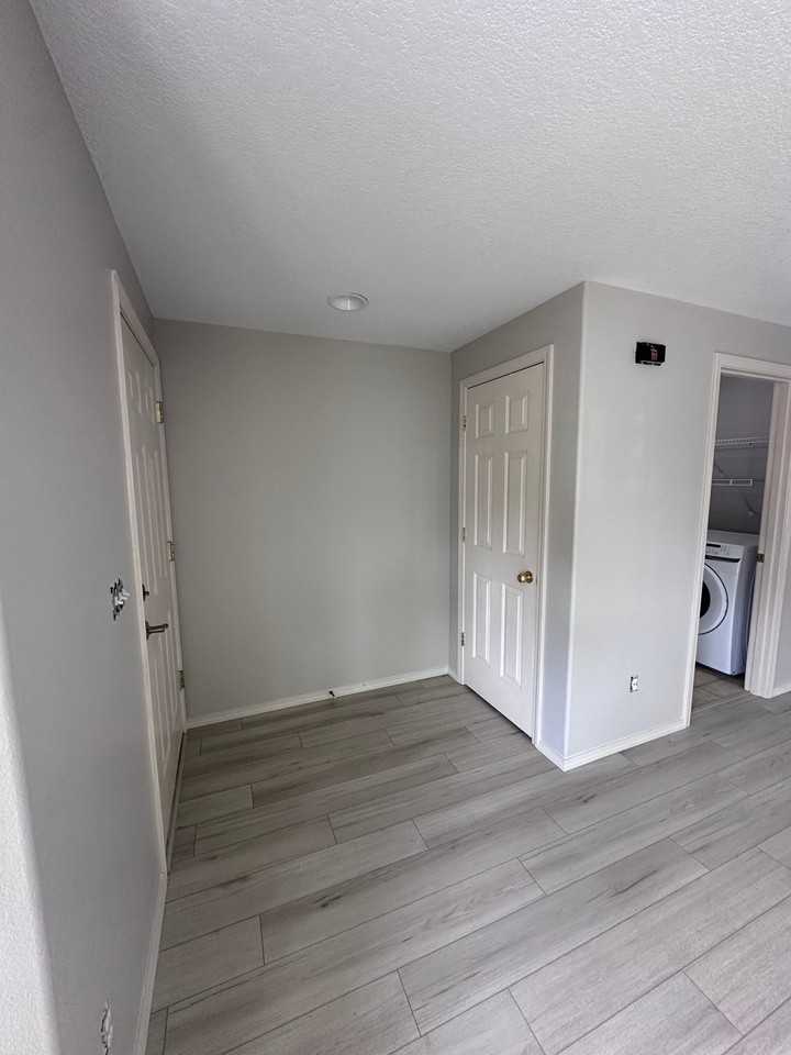 1409 Se 4th Ave - Photo 4 of 17