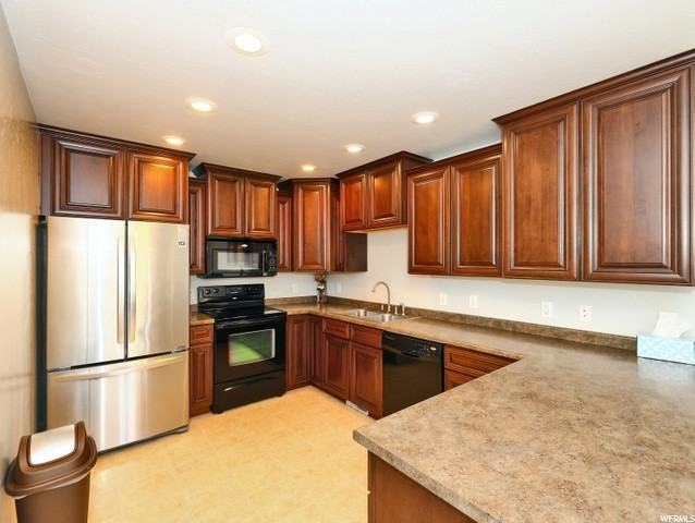 1892 N Goldenrod Way - Photo 2 of 31