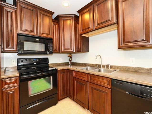 1892 N Goldenrod Way - Photo 3 of 31