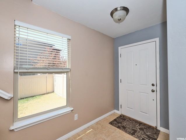 1892 N Goldenrod Way - Photo 7 of 31