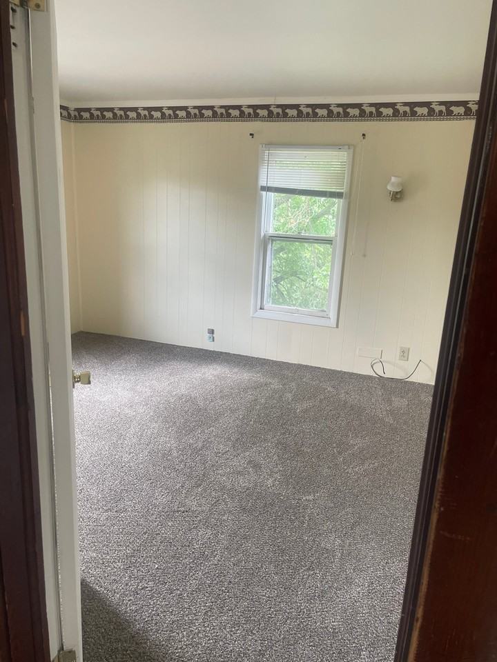 1515 Stewart Ave - Photo 4 of 10