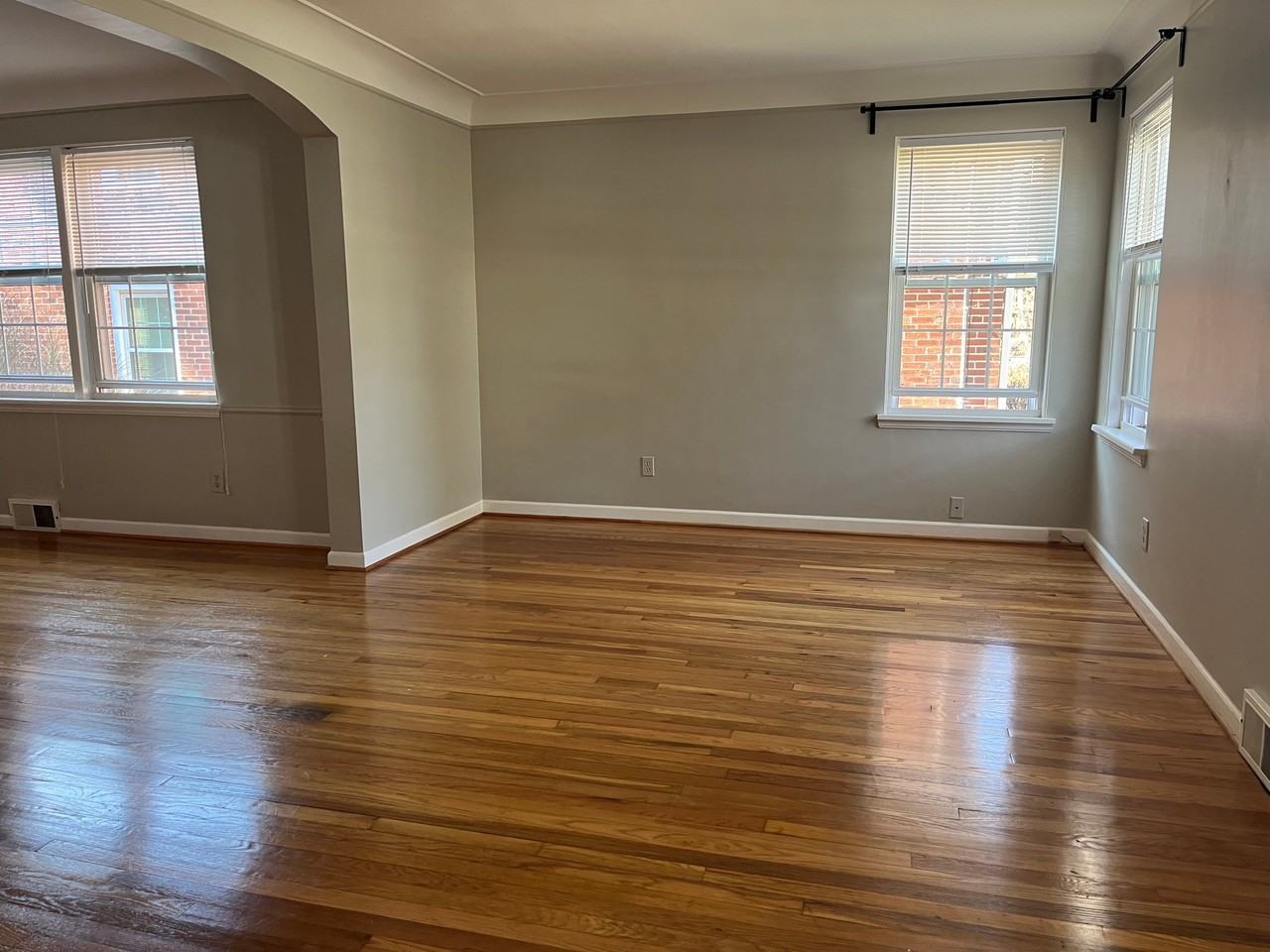 1983 Connecticut Ave - Photo 2 of 15