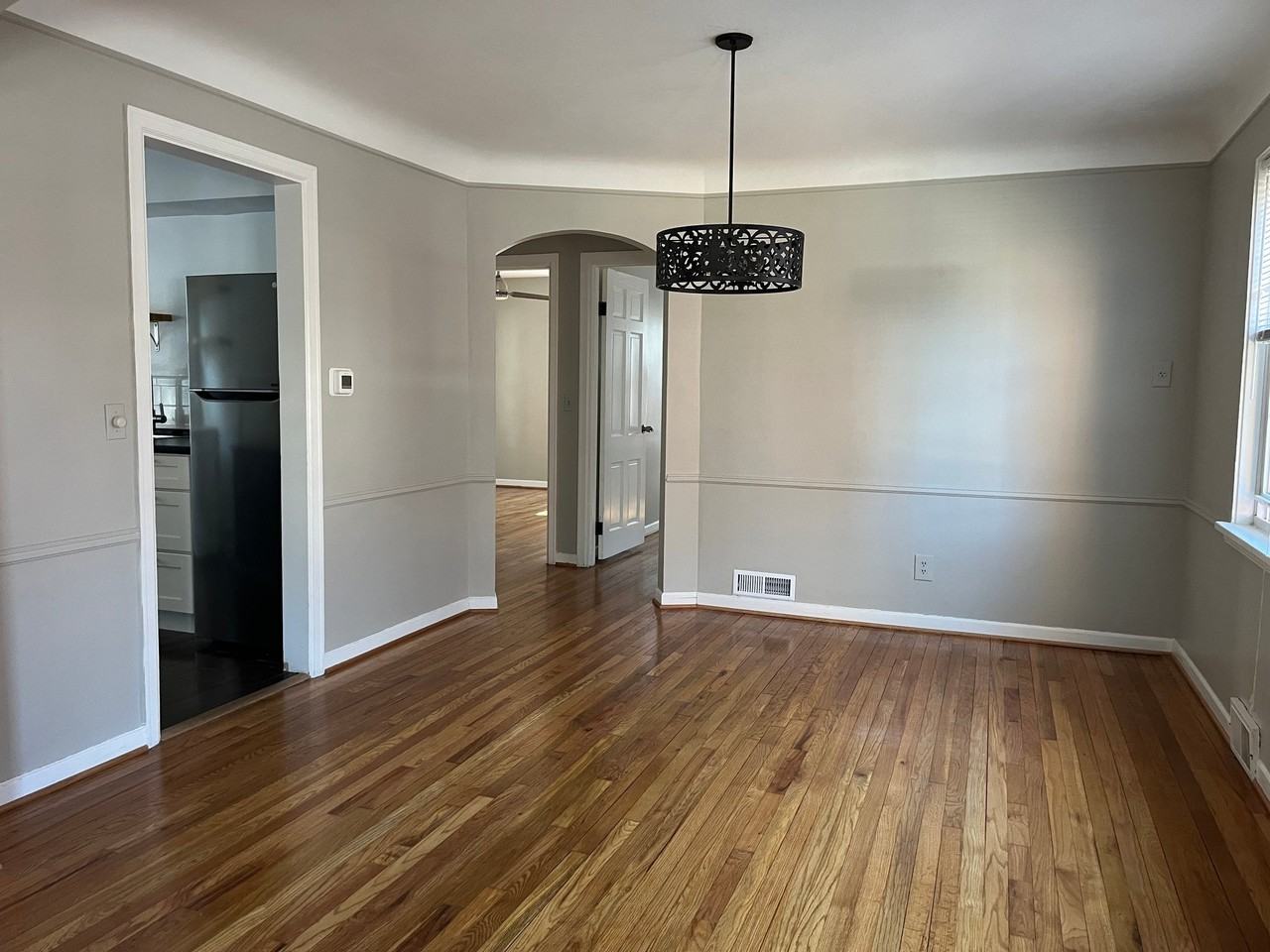 1983 Connecticut Ave - Photo 3 of 15