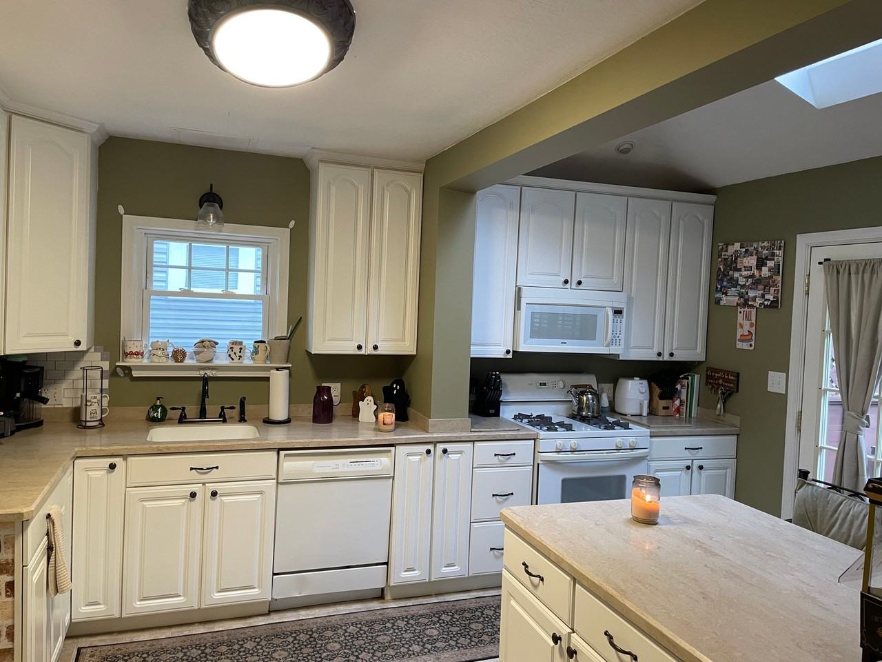 2648 3rd St - Photo 3 of 16