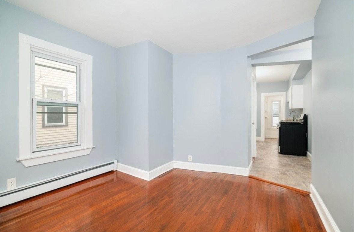 85 Gilbert St - Photo 2 of 11